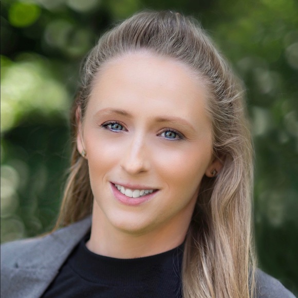 Meet your Posher, Tiffany - Picture 1 of 1